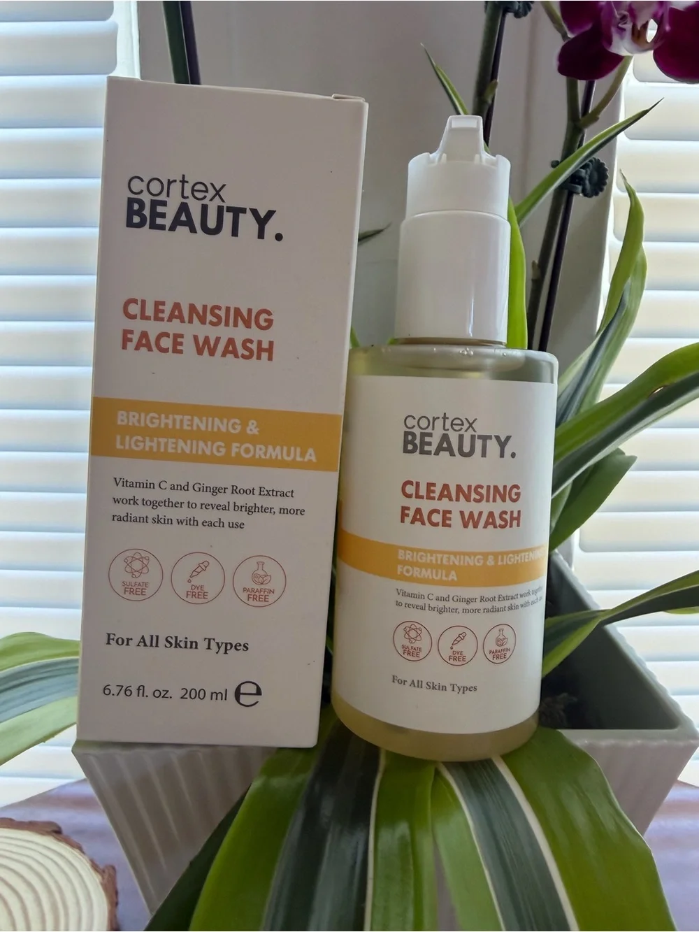 Cleansing Face Wash - Brightening & Lightening Formula (White/Gold)